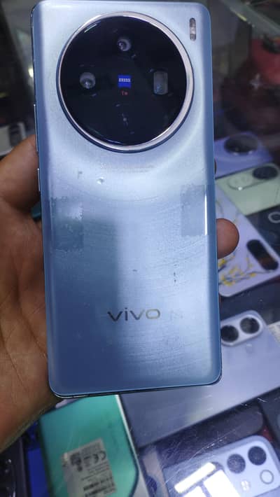 Vivo X100