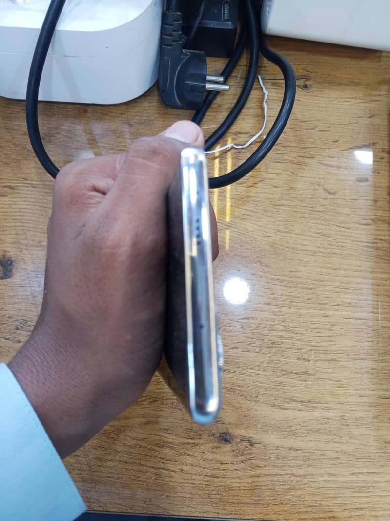 Tecno common 40 pro 8/256 3