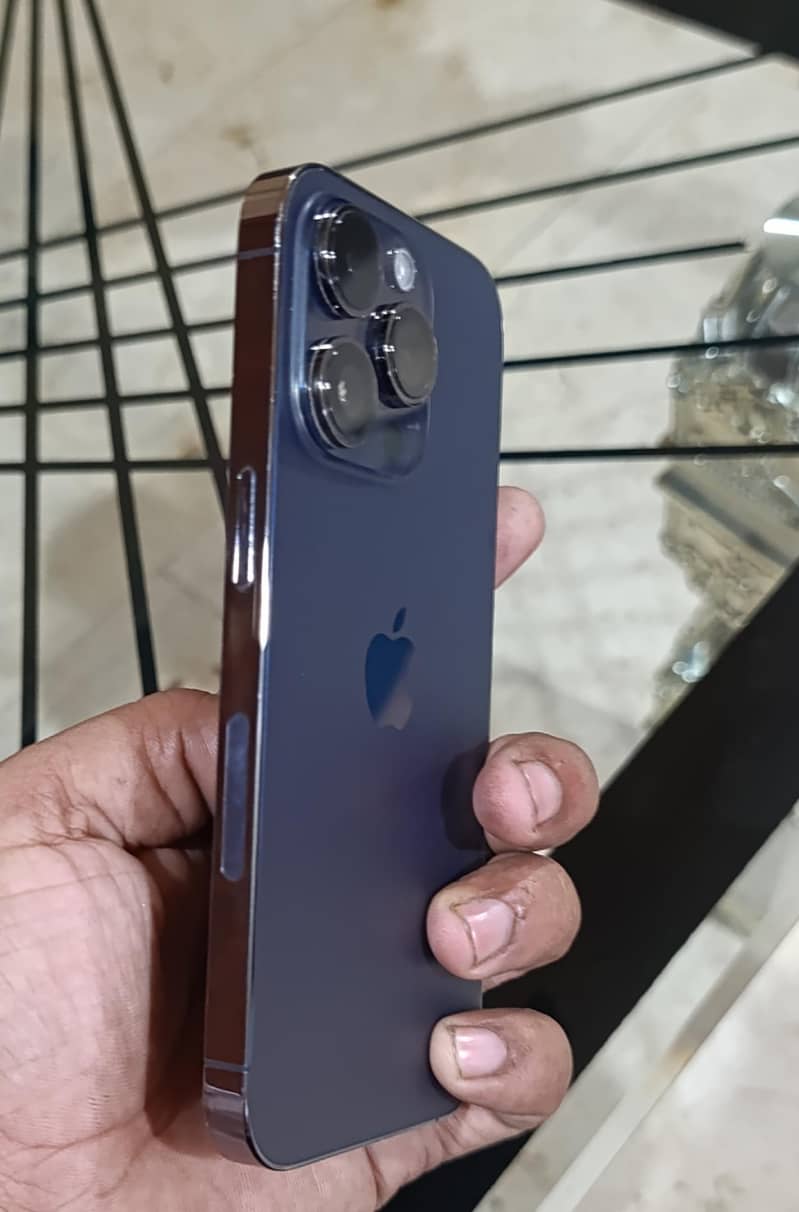 Apple iPhone 14 Pro 0