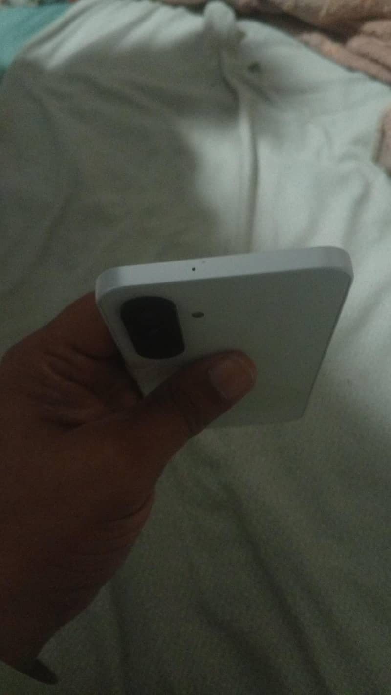 Samsung Mobile A26 4