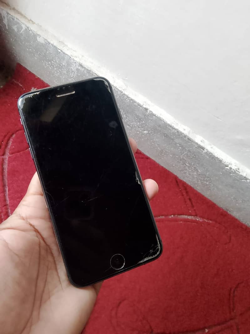 Apple iPhone 8 Plus 1