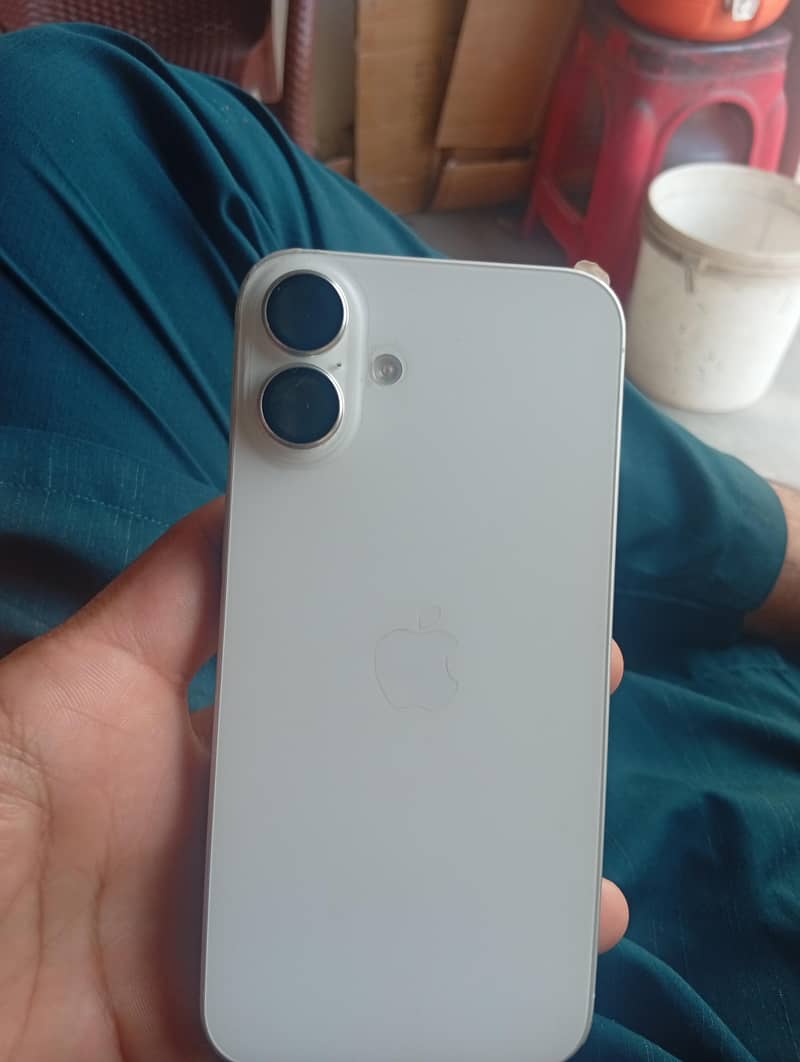 Apple iPhone 16 Plus jv 4