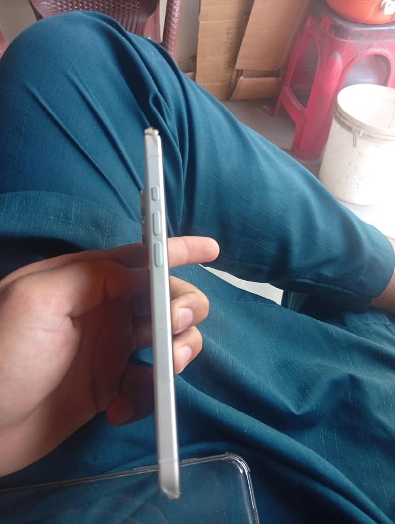 Apple iPhone 16 Plus jv 5