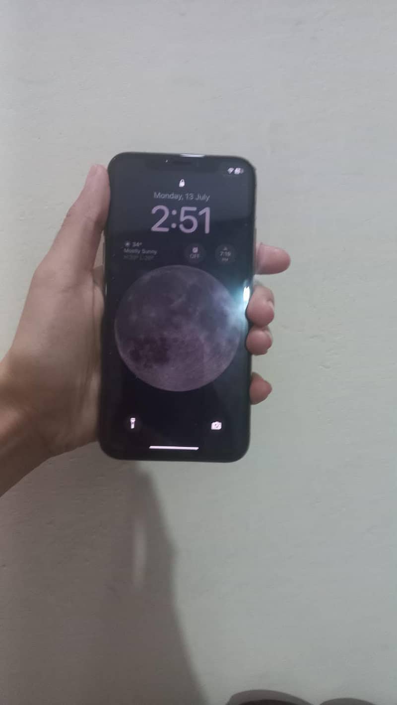 Apple iPhone XS 4