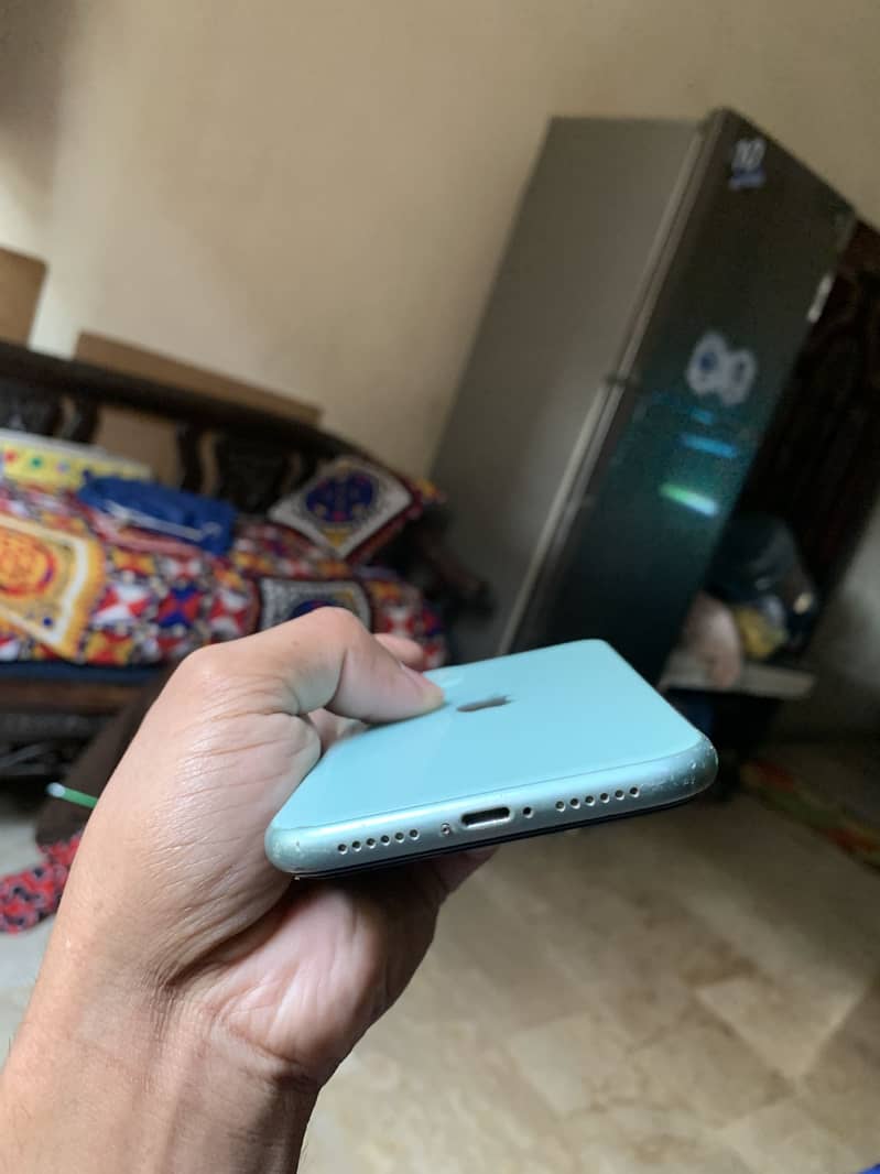 Apple iPhone 11 2