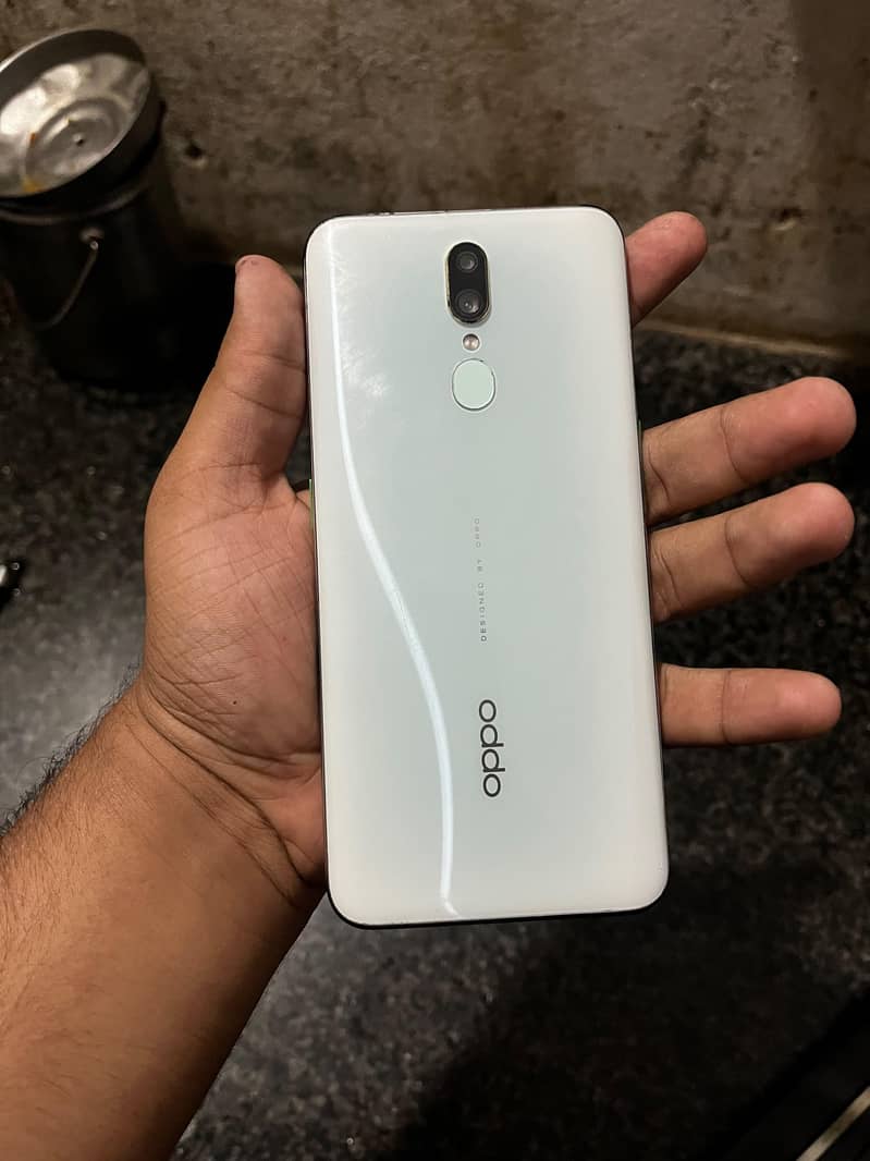 OPPO F11 0