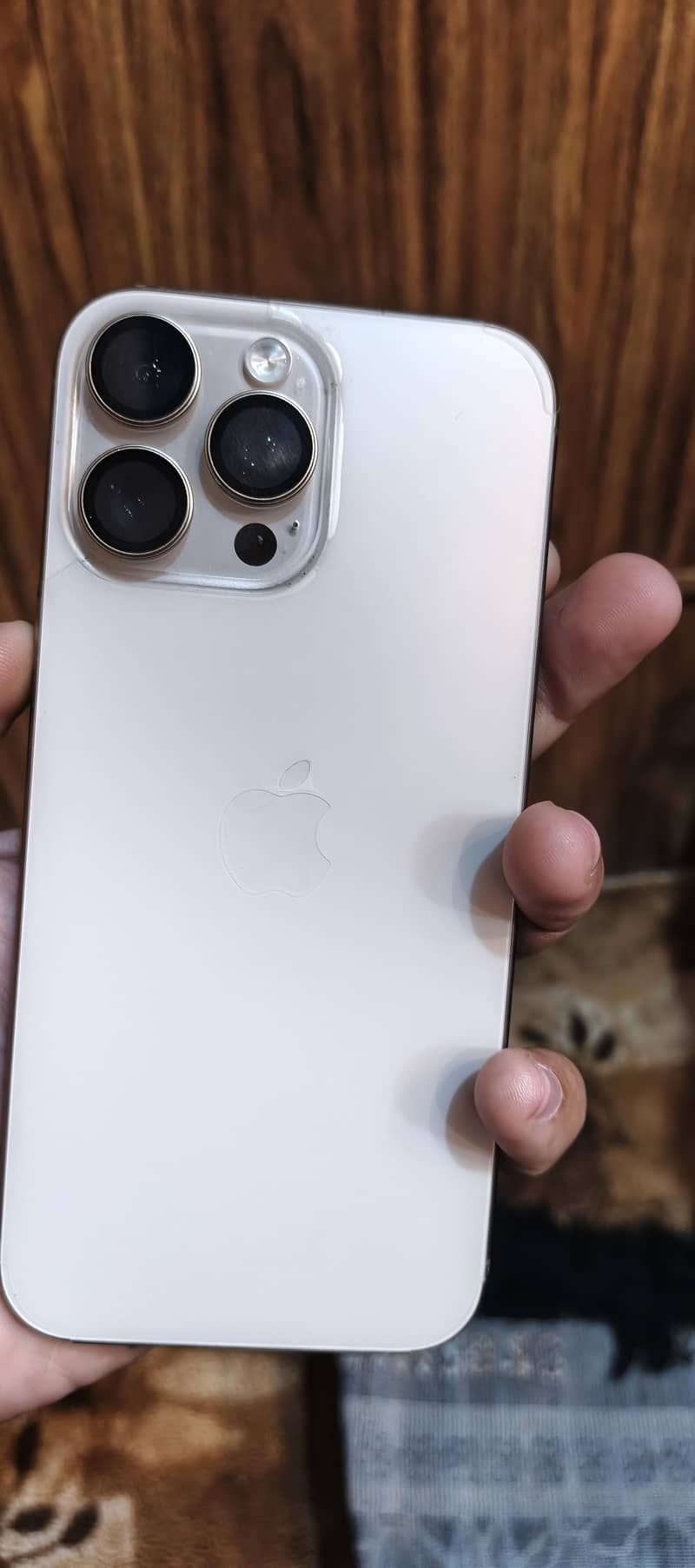 Apple iPhone 16 Pro Max 0