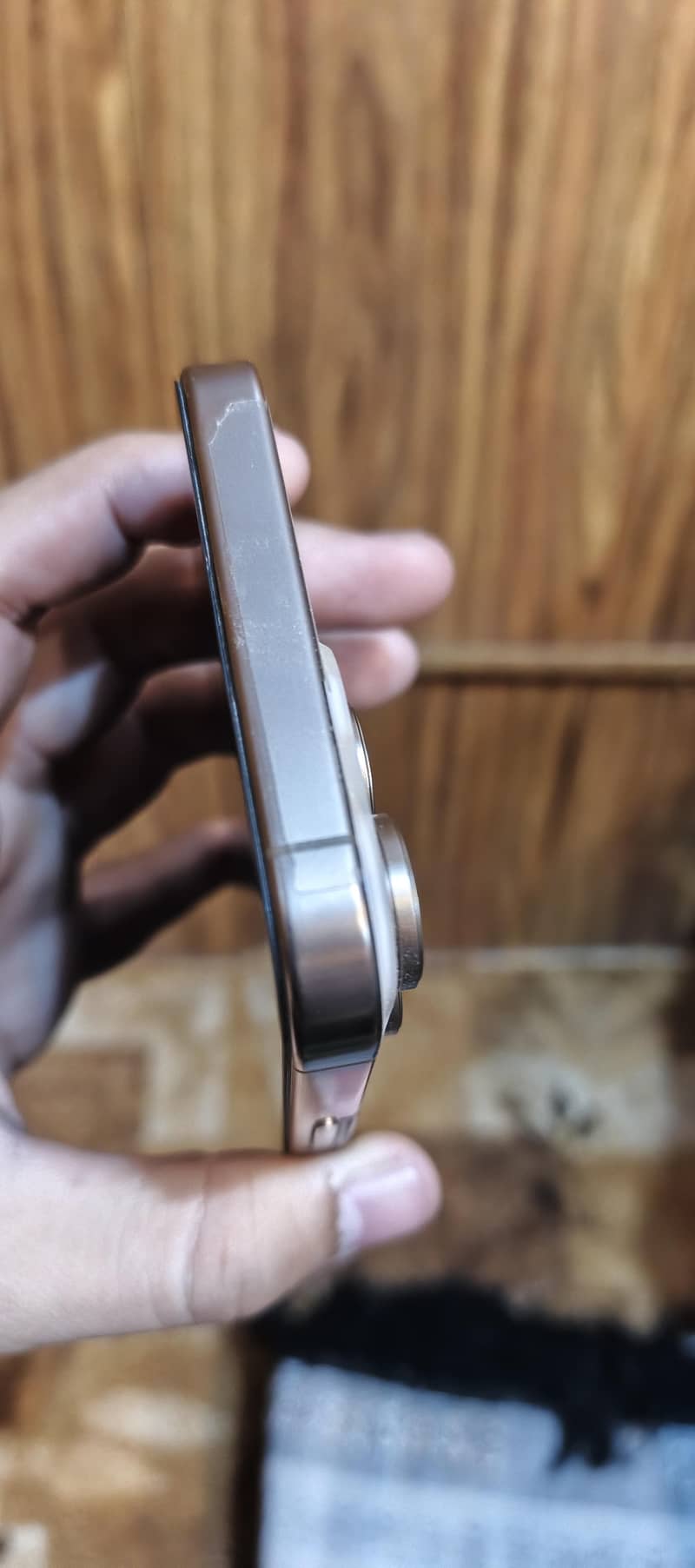 Apple iPhone 16 Pro Max 4