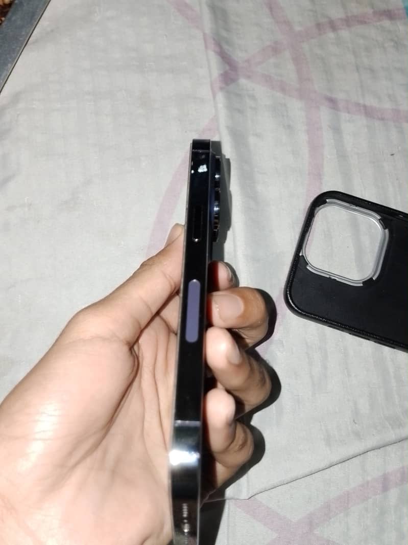 Apple iPhone 14 Pro 1