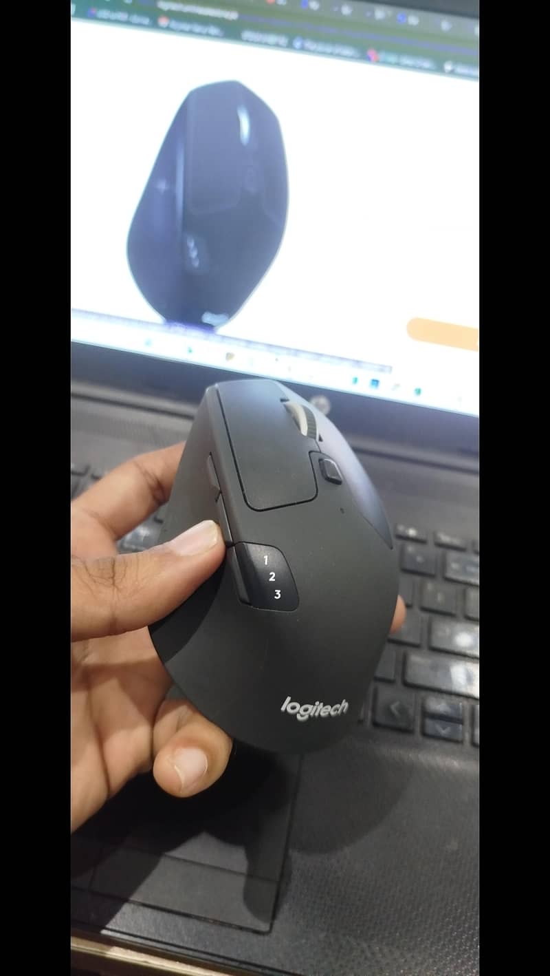 Logitech Mouse M720 with Dongle 2