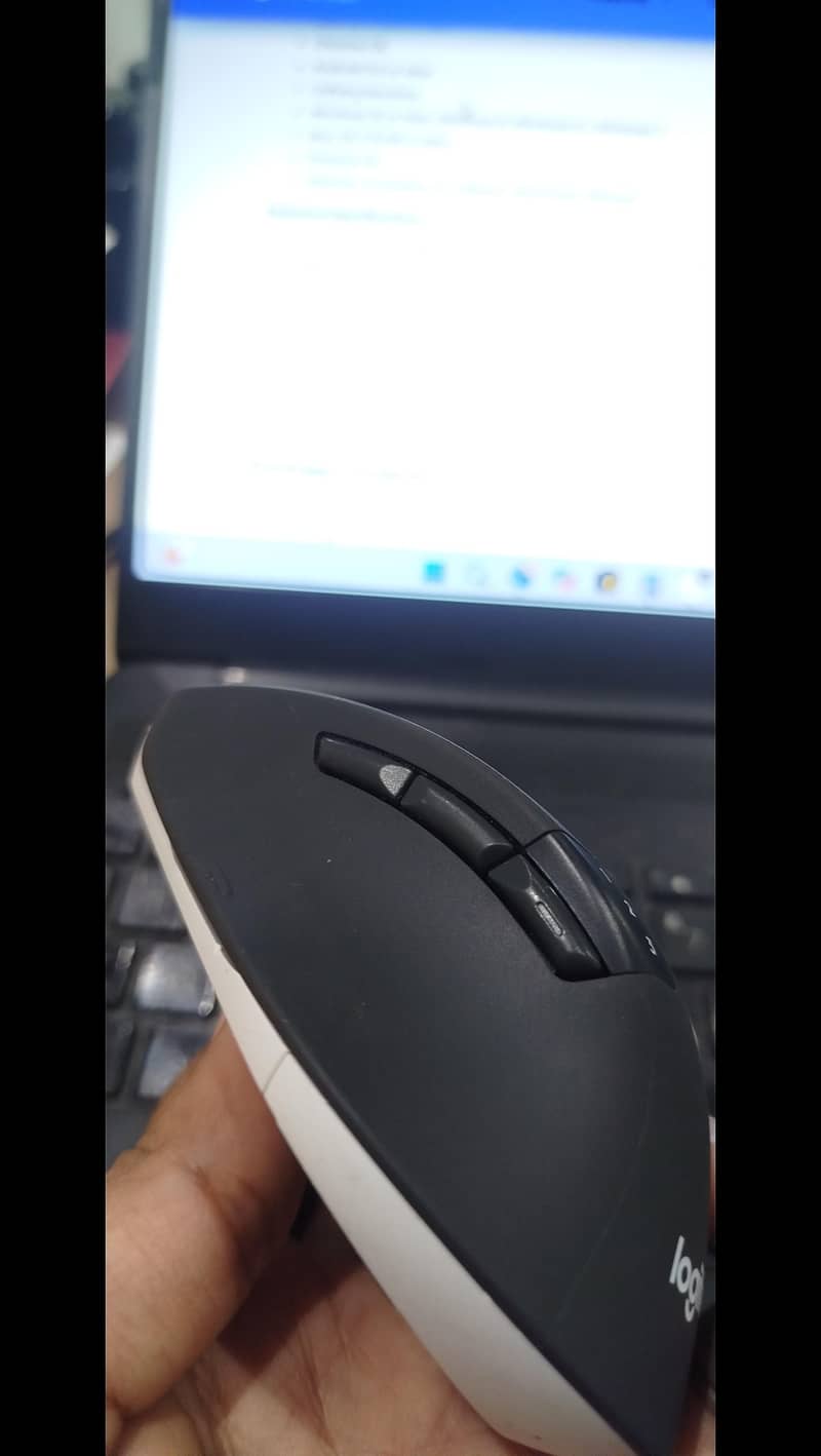 Logitech Mouse M720 with Dongle 4