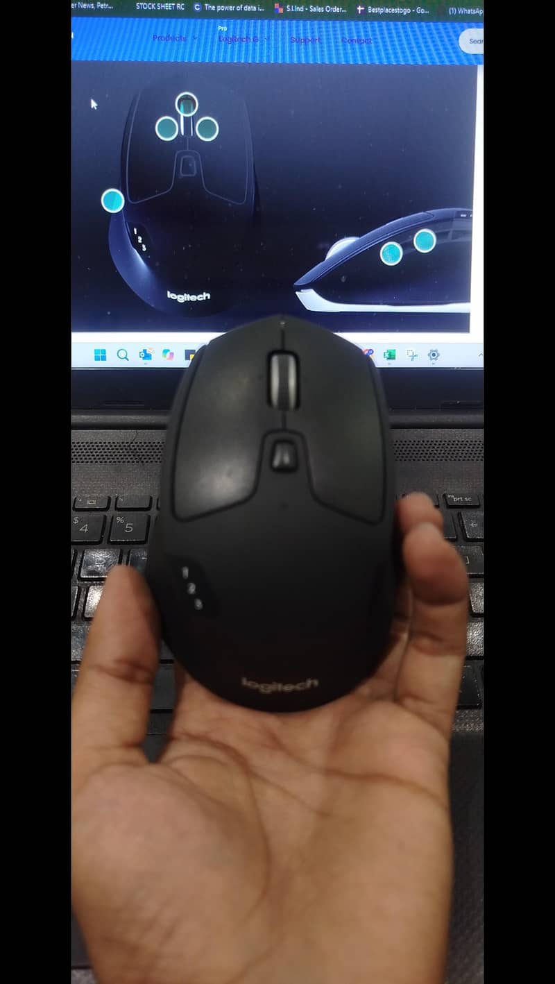 Logitech Mouse M720 with Dongle 6