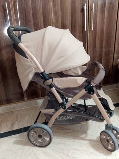Foldable baby pram