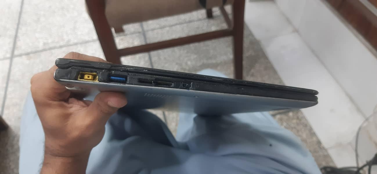 Laptop 0