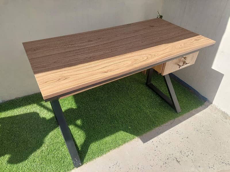 Computer and Study Table 1