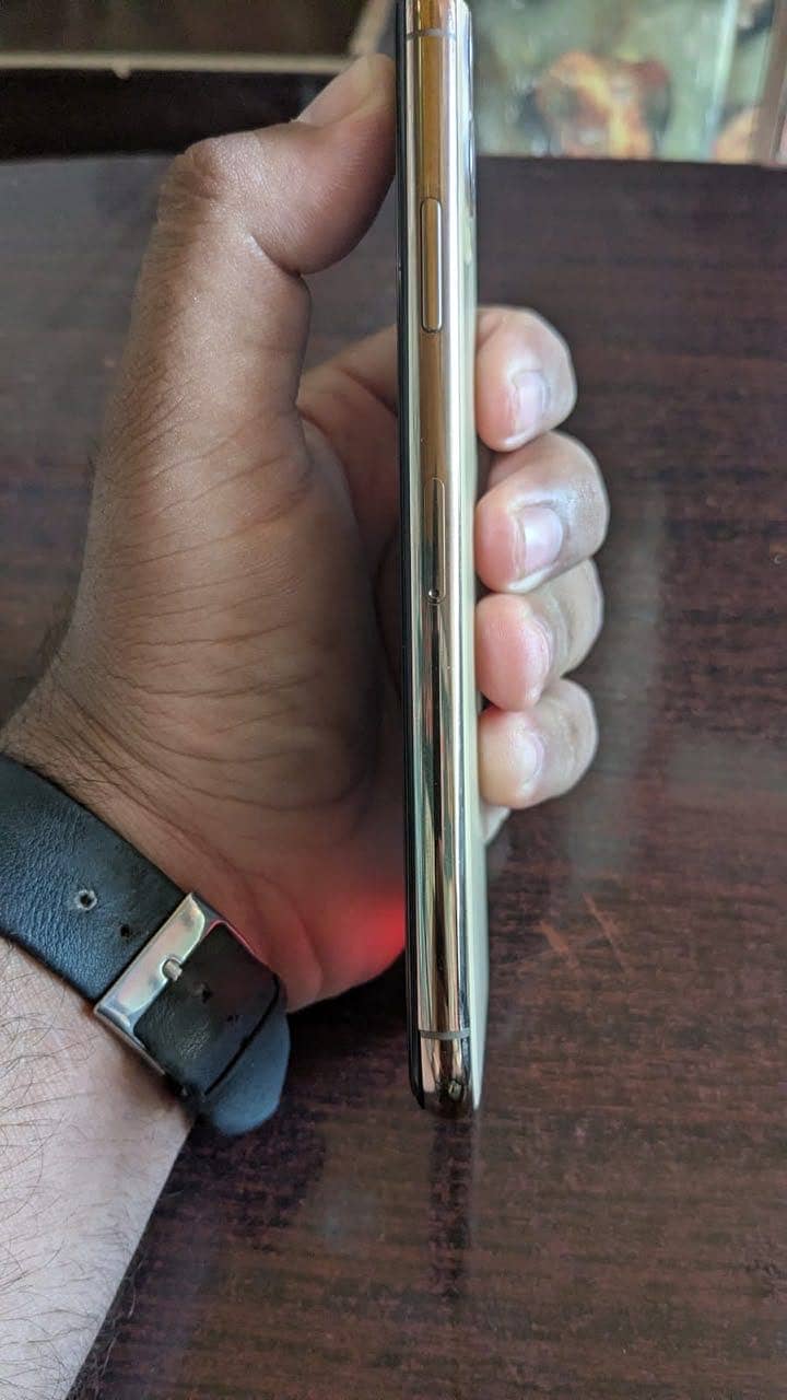 Apple iPhone 11 Pro Max 2