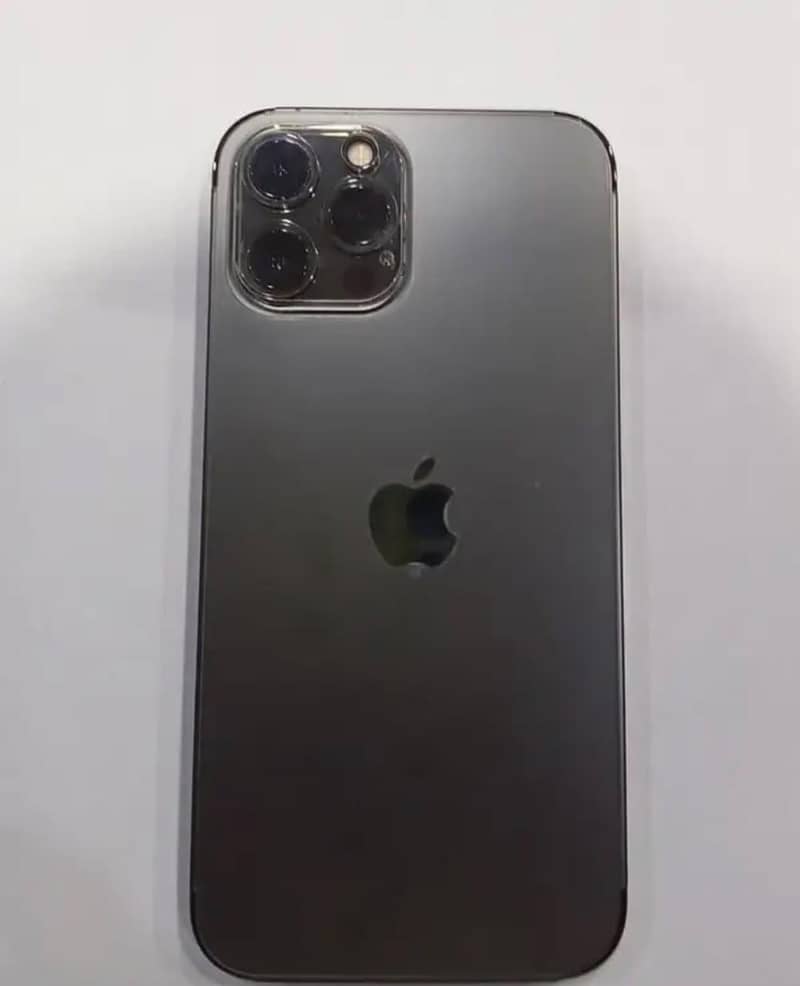 Apple iPhone 12 4