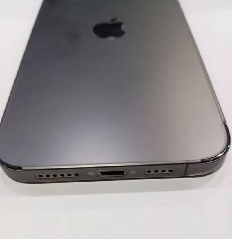Apple iPhone 12 8