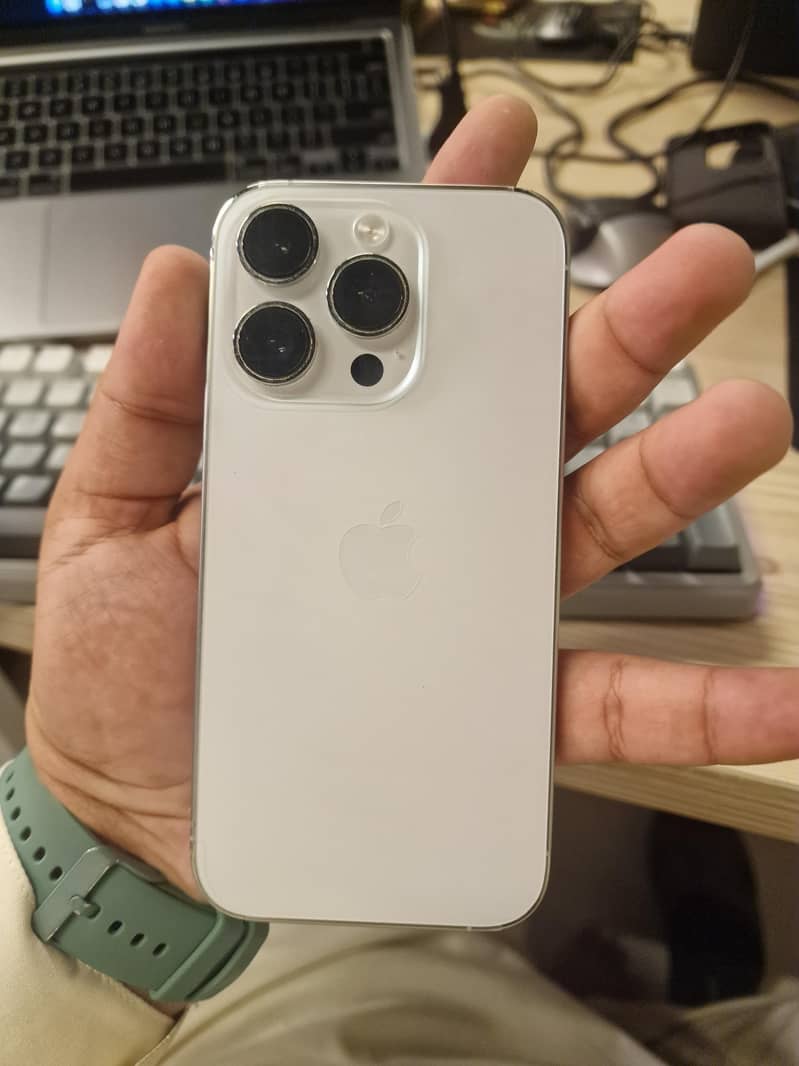 Apple iPhone 14 Pro 0