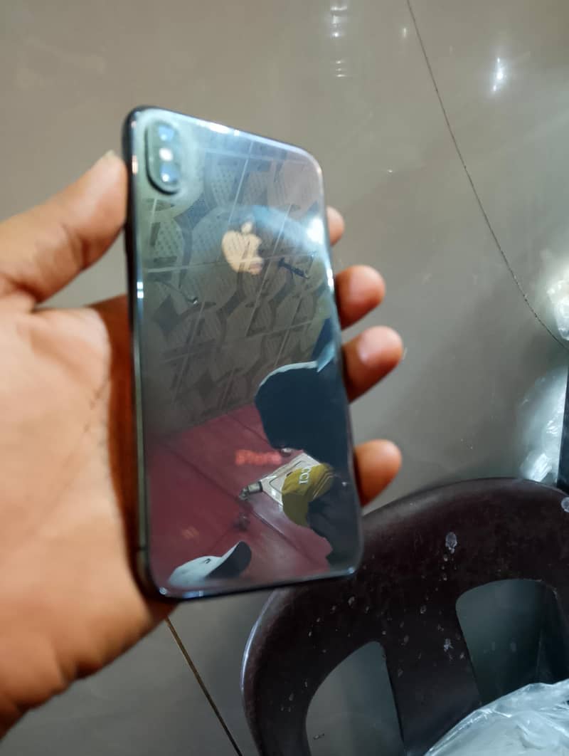 Apple iPhone X 3