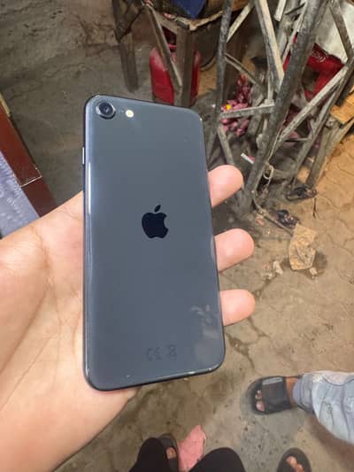 Apple iPhone SE