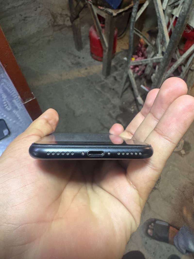 Apple iPhone SE 4
