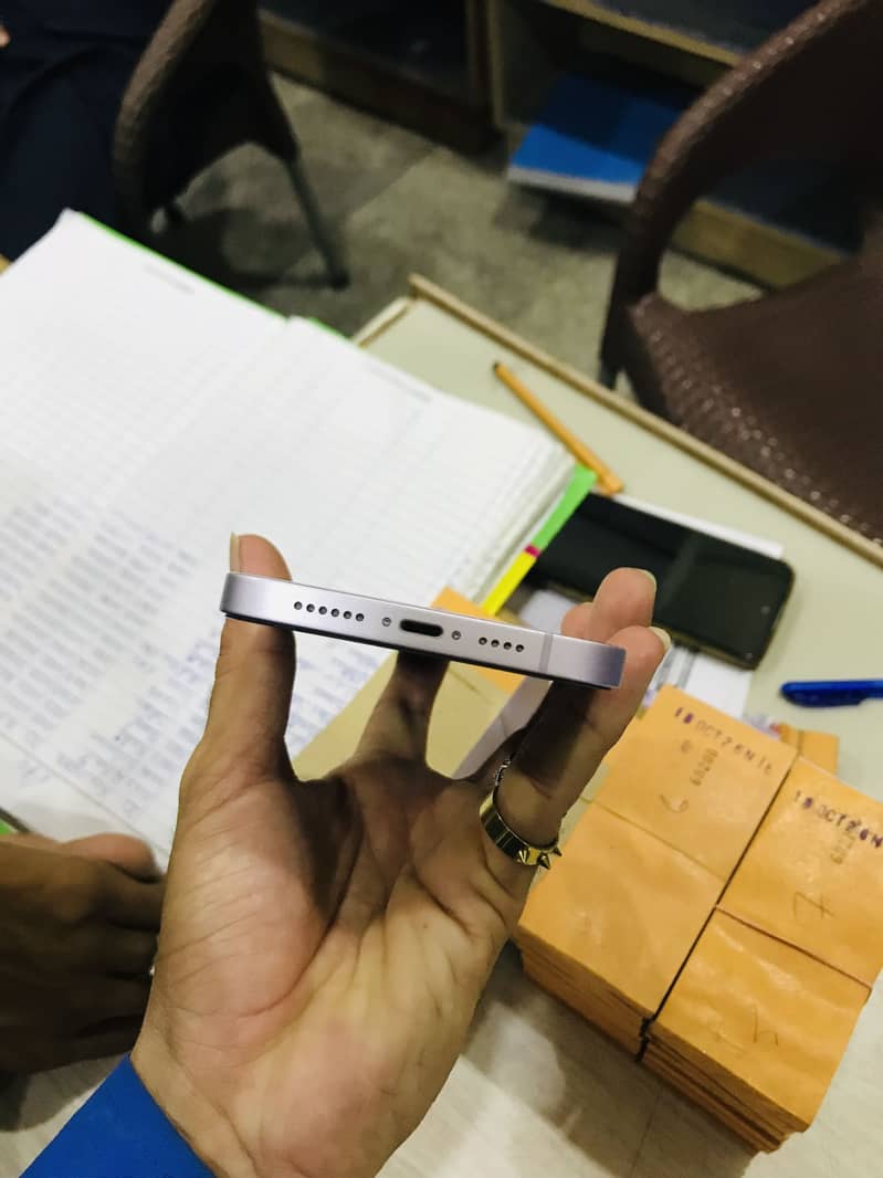 Apple iPhone 14 plus 9