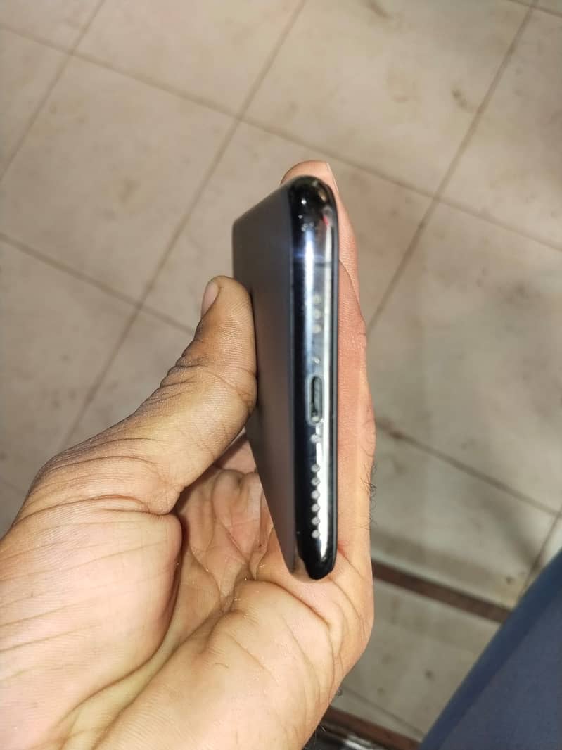 Apple iPhone 11 Pro 2