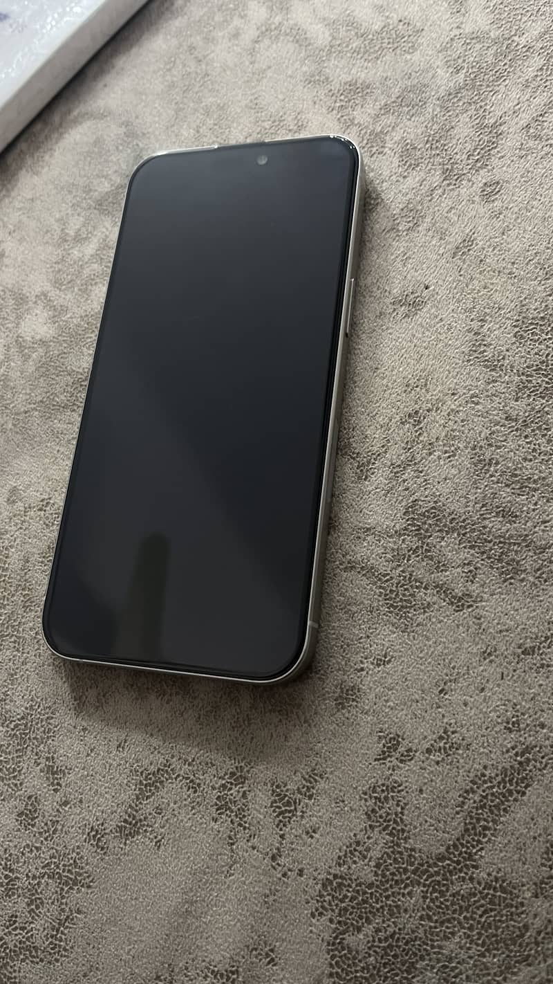 Apple iPhone 15 Pro Max 6