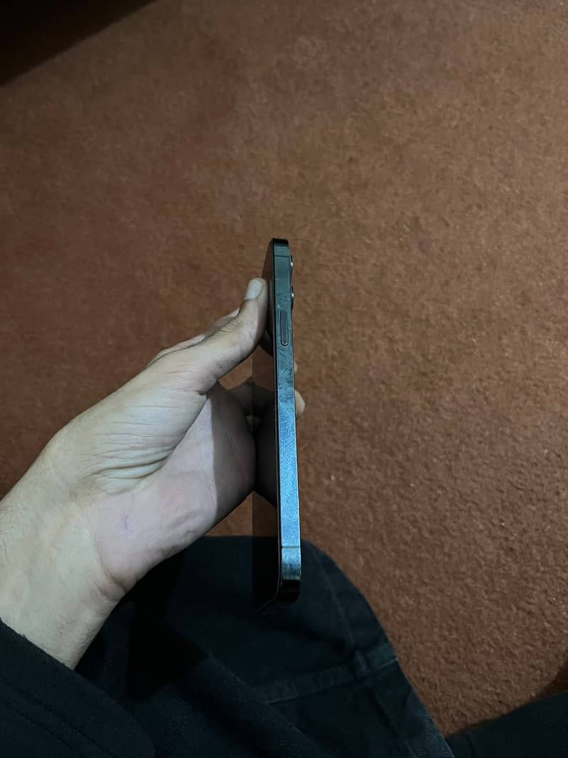 Apple iPhone 12 Pro Max 3