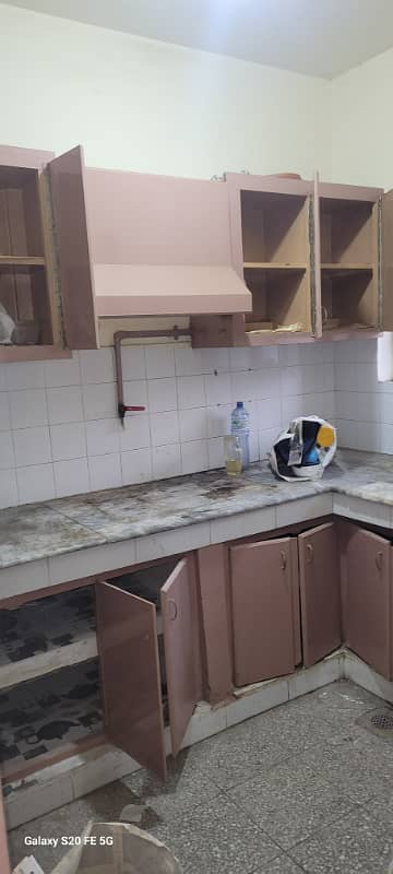 G 11 4 pha D type 2nd floor flat available for rent top location