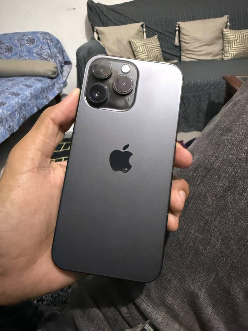 Apple iPhone 14 Pro Max 4