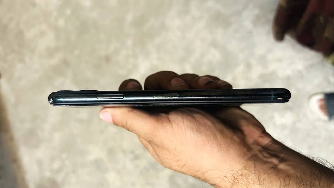 Apple iPhone 11 Pro Max 6