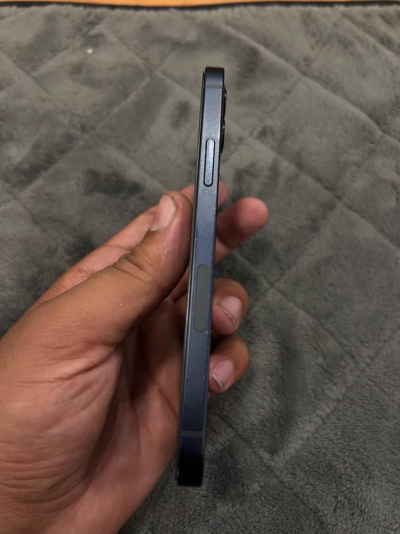 iPhone 12 1