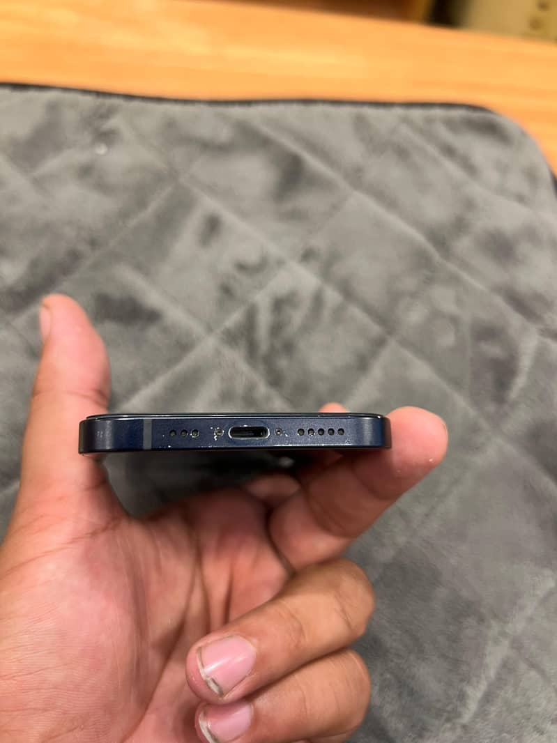 iPhone 12 5