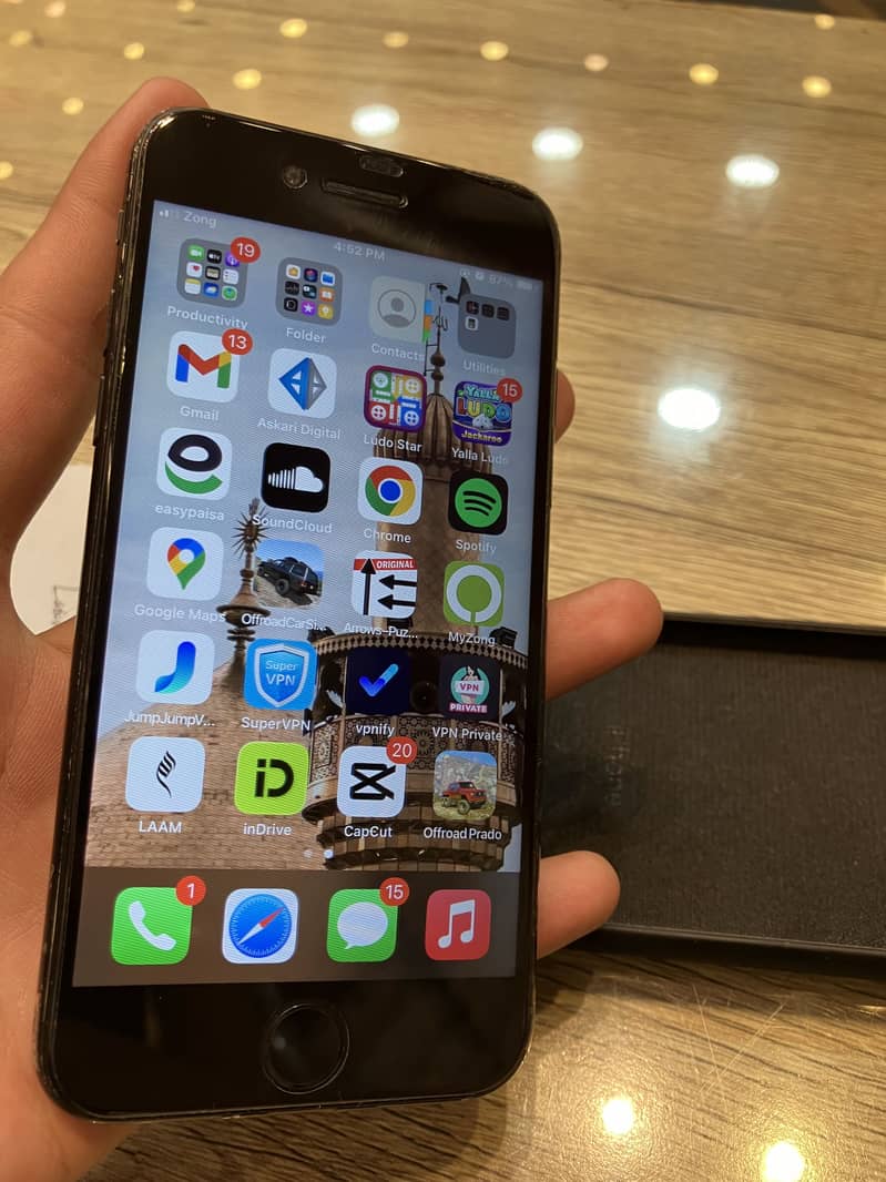 Apple iPhone 7 4