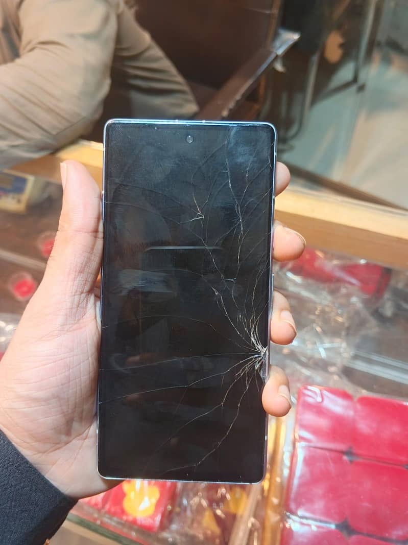 Google Pixel 7 4