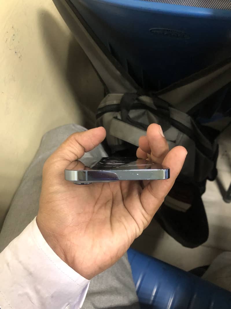 Apple iPhone 13 Pro Max 4
