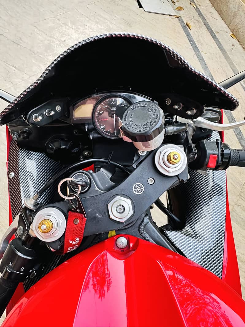 Yamaha R6 9