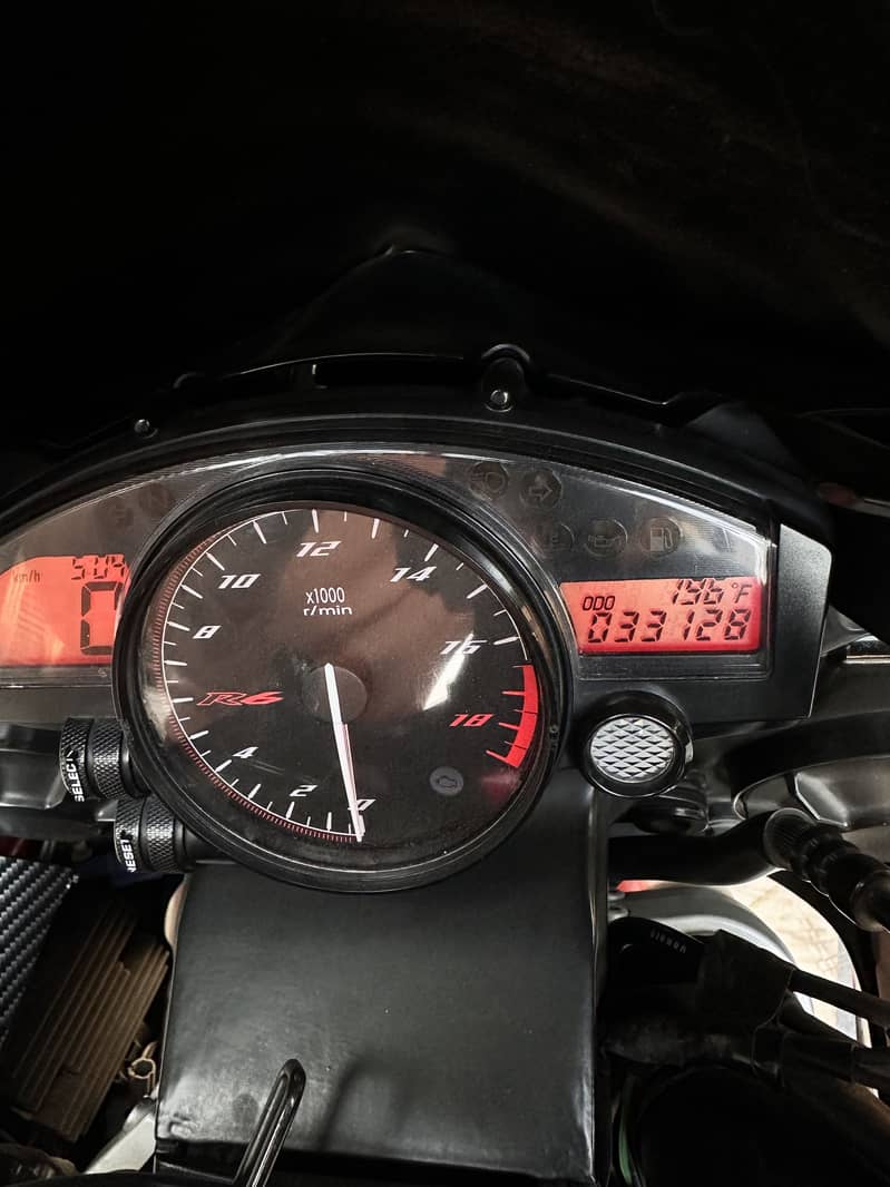 Yamaha R6 11