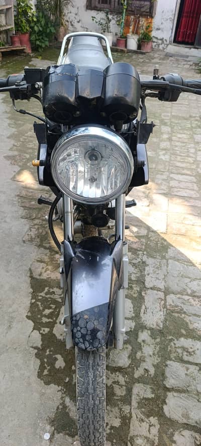 Yamaha ybr 2015 model Good Condition