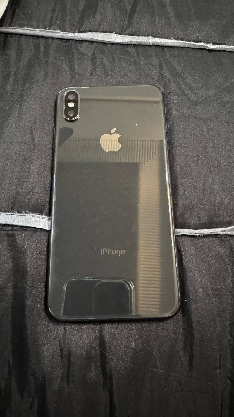 Apple iPhone XS Max 0