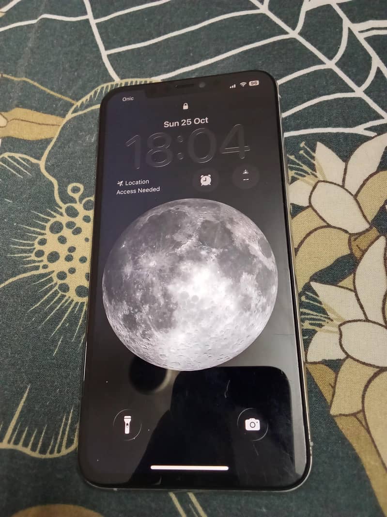 Apple iPhone 11 Pro Max 1
