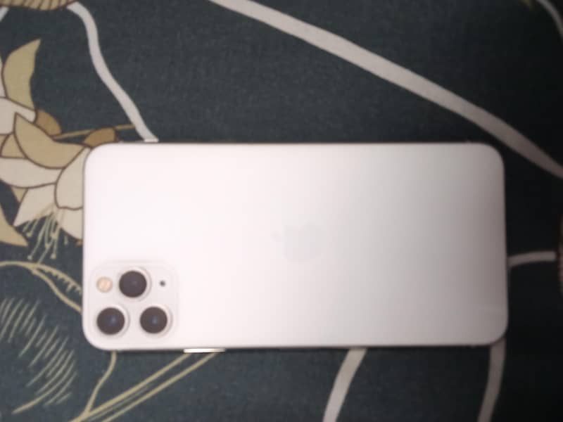 Apple iPhone 11 Pro Max 3