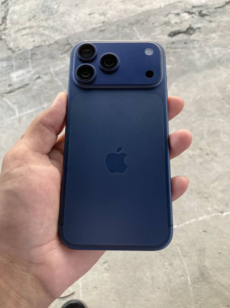 Apple iPhone 17 Pro Max 5