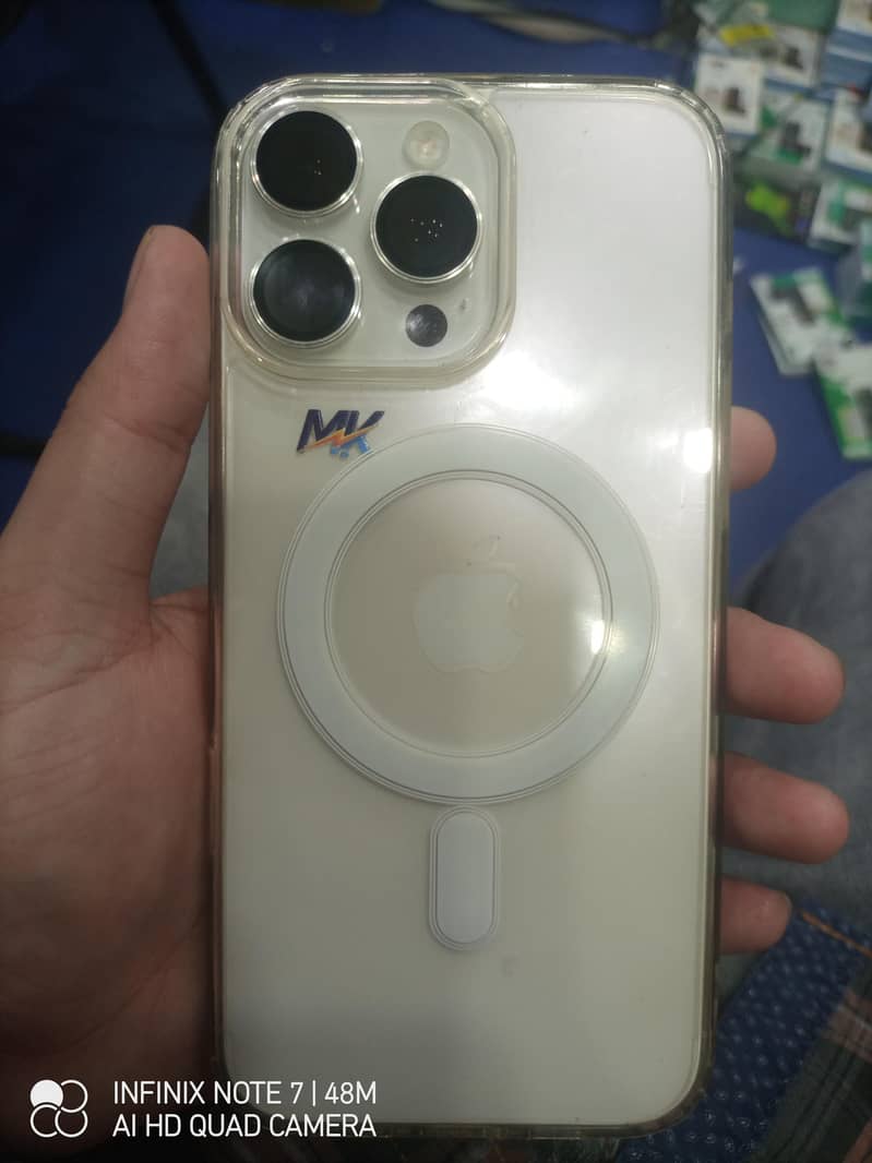Apple iPhone 16 Pro Max 0