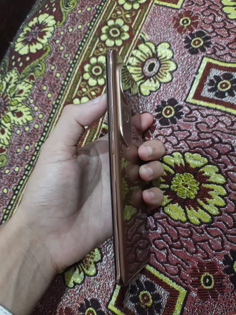 Vivo V40e 3