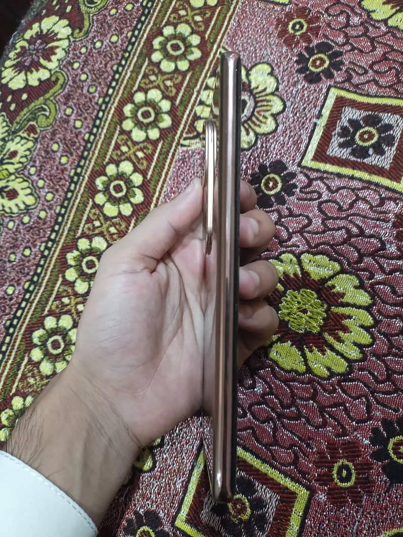 Vivo V40e 4