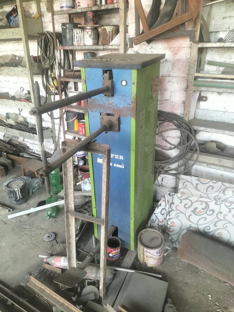 Spot welding machine 2