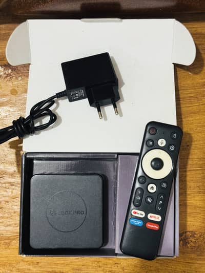 ANDRIOD CBOX C1000 8.5/10  (Ub use mein nahi is liey sale kr raha)